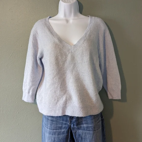 Chelsea 28 Baby Blue Wool Blend Cropped V Neck Sweater Size L - Picture 8 of 8